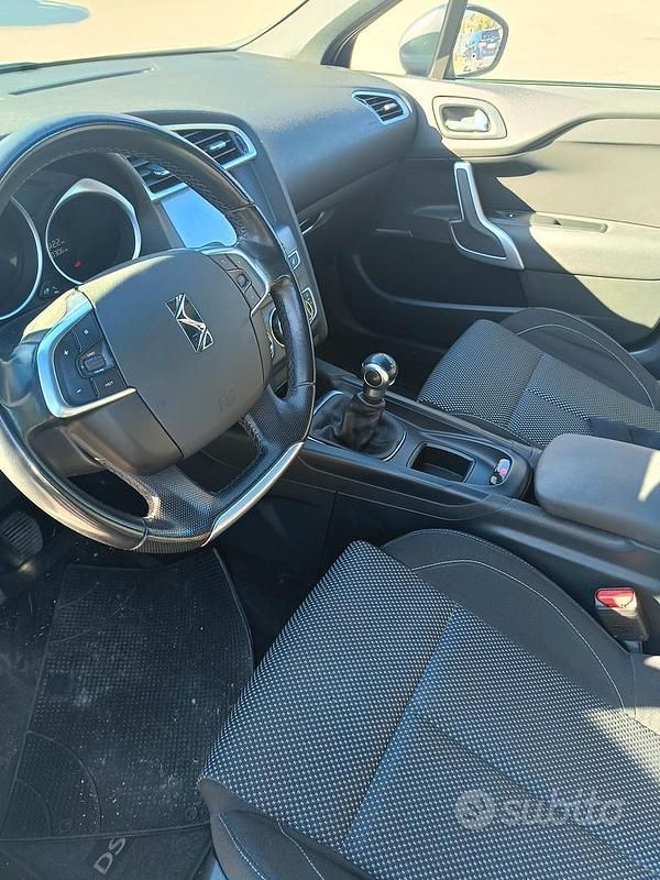 Usata DS Automobiles DS4 120 CV (88 kW) 2016 Marrone Utilitaria