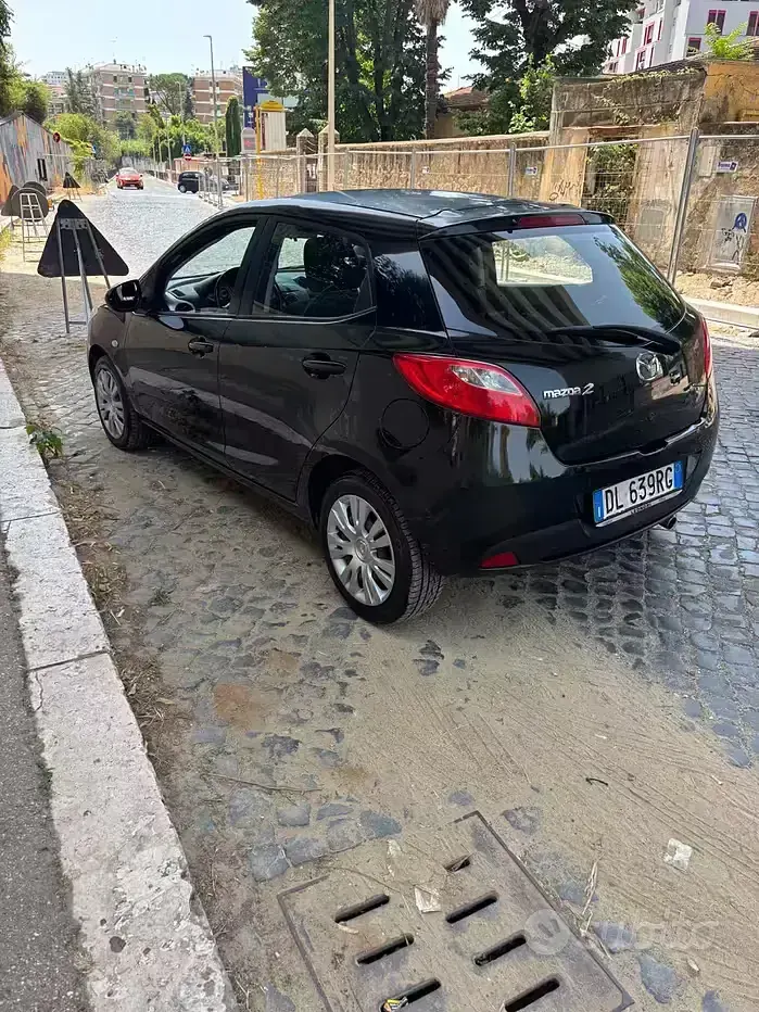 Usata Mazda 2 75 CV (55 kW) 2007 Nero Utilitaria