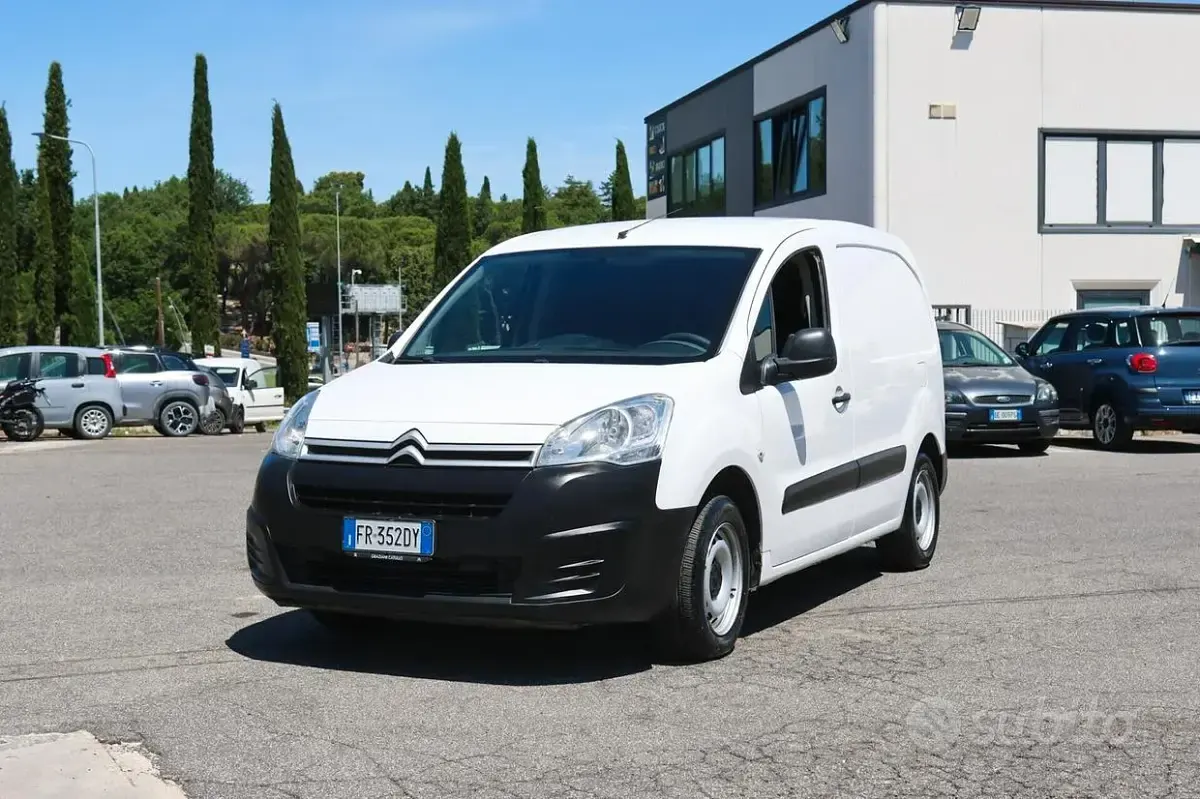 Usata Citroën Berlingo Feel 101 CV (74 kW) 2018 Bianco Monovolume