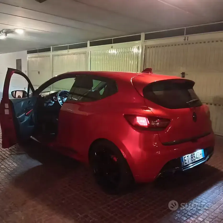 Usata Renault Clio IV R.S. 200 CV (147 kW) 2013 Rosso Berlina