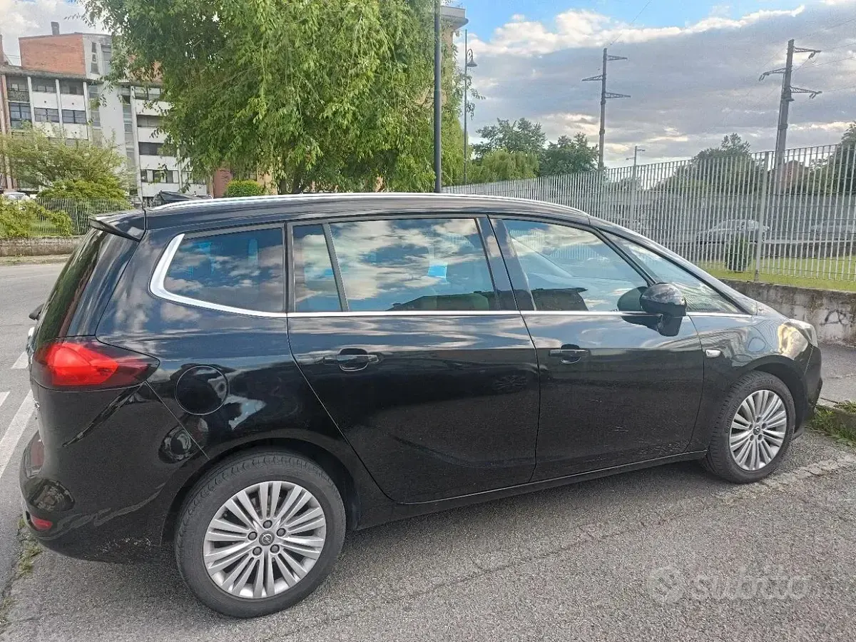 Usata Opel Zafira Tourer 150 CV (110 kW) 2017 Nero Monovolume