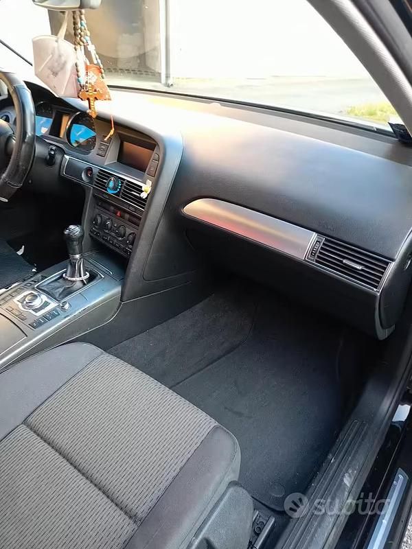 Usata Audi A6 140 CV (102 kW) 2005 Nero Station wagon
