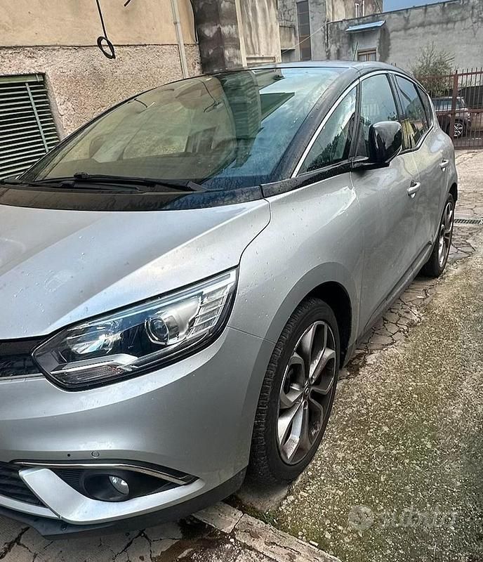 Usata Renault Scénic IV 140 CV (102 kW) 2019 Grigio Monovolume