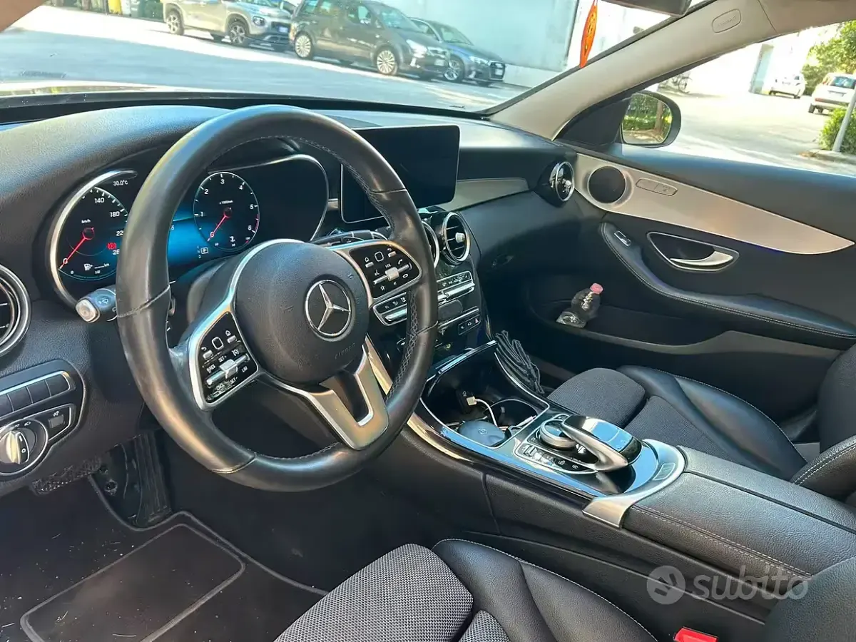 Usata Mercedes C220 AMG line 194 CV (142 kW) 2020 Grigio Station wagon