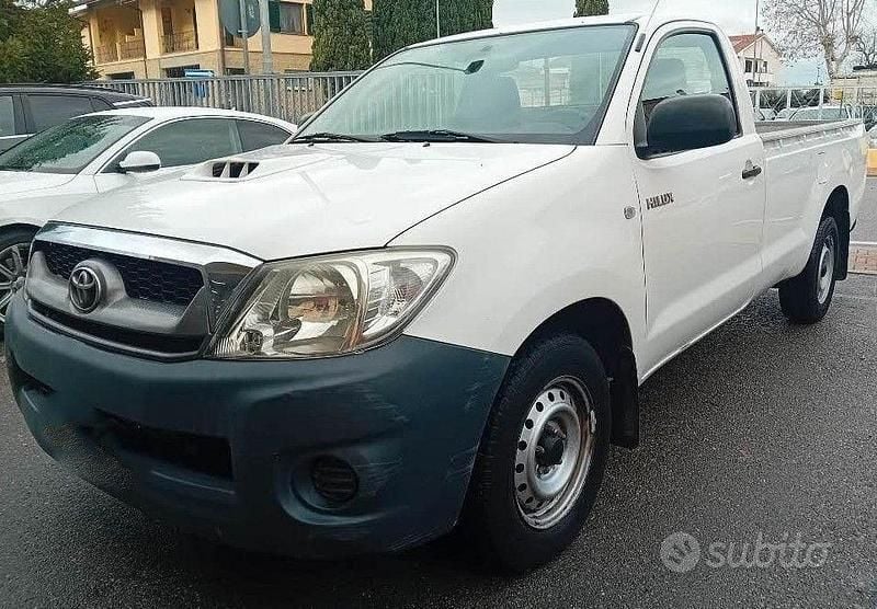 Usata Toyota HiLux SR 120 CV (88 kW) 2009 Bianco Pick-up