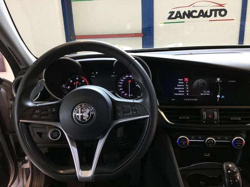 Usata Alfa Romeo Giulia Tech Edition 160 CV (117 kW) 2019 Grigio Berlina