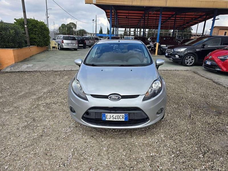 Usata Ford Fiesta 60 CV (44 kW) 2011 Argento Utilitaria