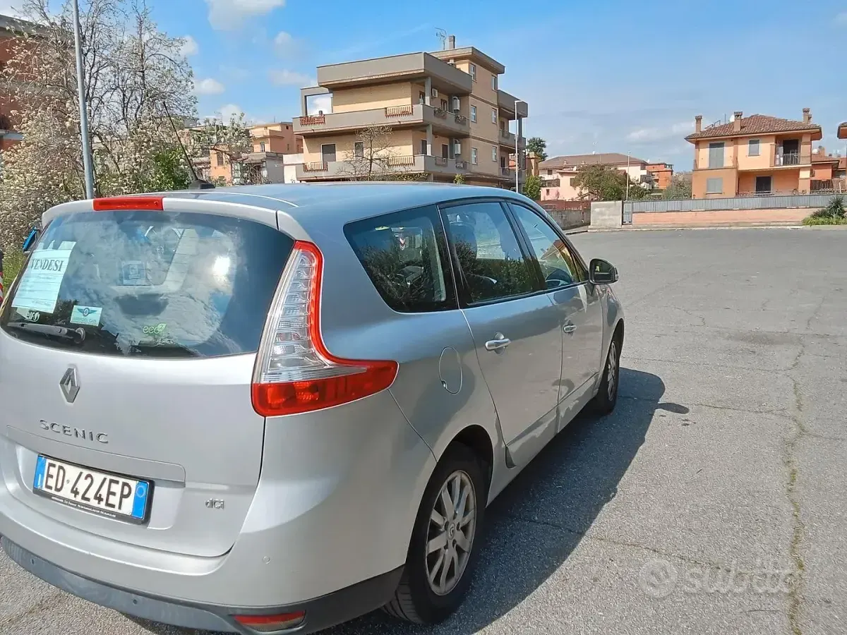 Usata Renault Scenic E-Tech 130 CV (95 kW) 2010 Grigio Monovolume