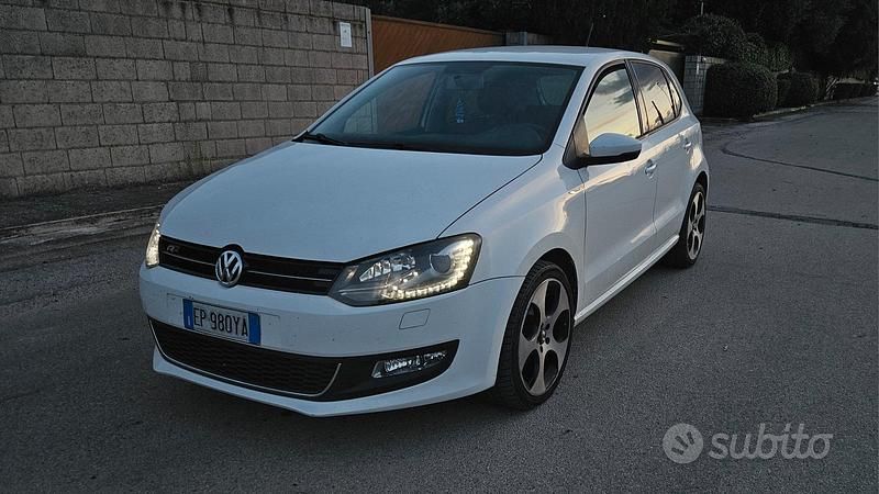 Usata VW Polo R-line 90 CV (66 kW) 2013 Bianco Utilitaria