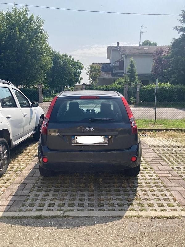 Usata Ford Fiesta 75 CV (55 kW) 2007 Blu Utilitaria