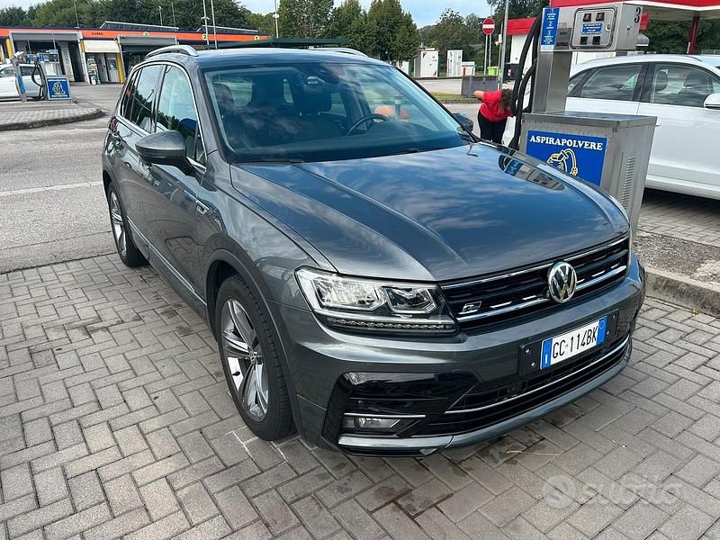 Usata VW Tiguan R-line 150 CV (110 kW) 2020 Grigio SUV