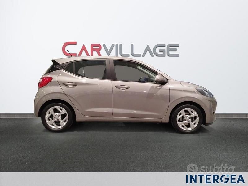 Usata Hyundai i10 65 CV (47 kW) 2021 Grigio Utilitaria