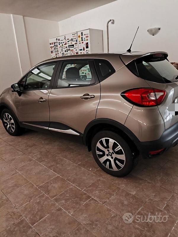 Usata Renault Captur 90 CV (66 kW) 2016 SUV