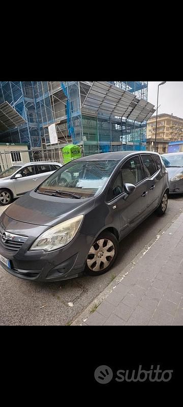 Usata Opel Meriva 90 CV (66 kW) 2012 Grigio Monovolume