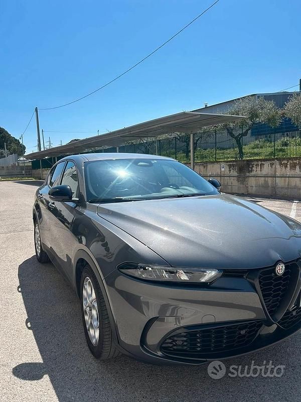 Grigio Usata 2023 Alfa Romeo Tonale Ti SUV | 26.500 € (Buon prezzo) - Immagine 1/4