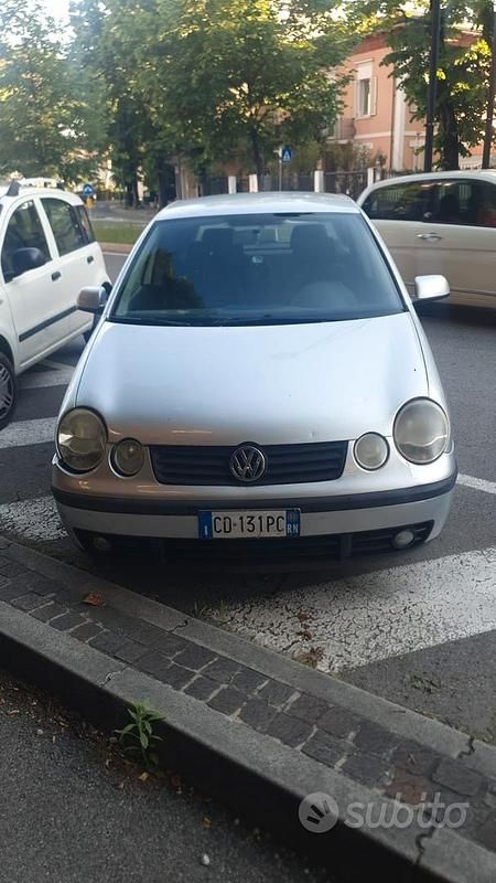 Usata VW Polo 48 CV (35 kW) 2002 Grigio Berlina