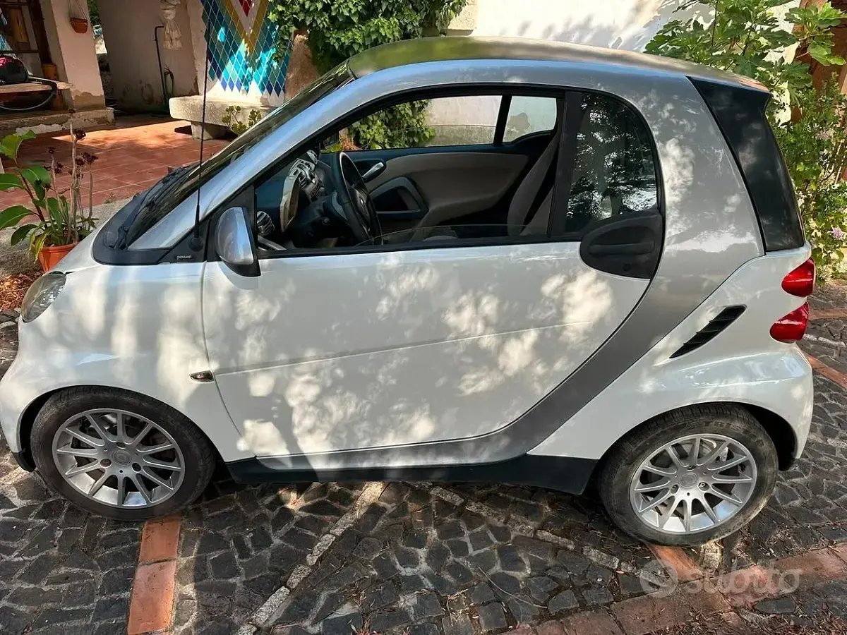 Usata Smart ForTwo Coupé Passion 71 CV (52 kW) 2009 Bianco Coupé