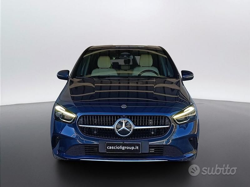 Usata Mercedes 180 2023 Blu Berlina