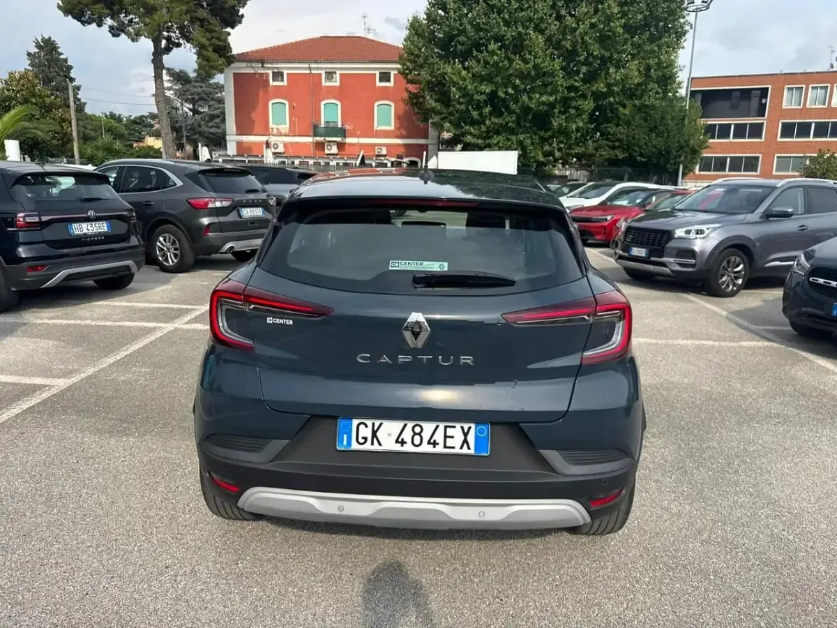 Usata Renault Captur Zen 101 CV (74 kW) 2022 Blu/azzurro SUV