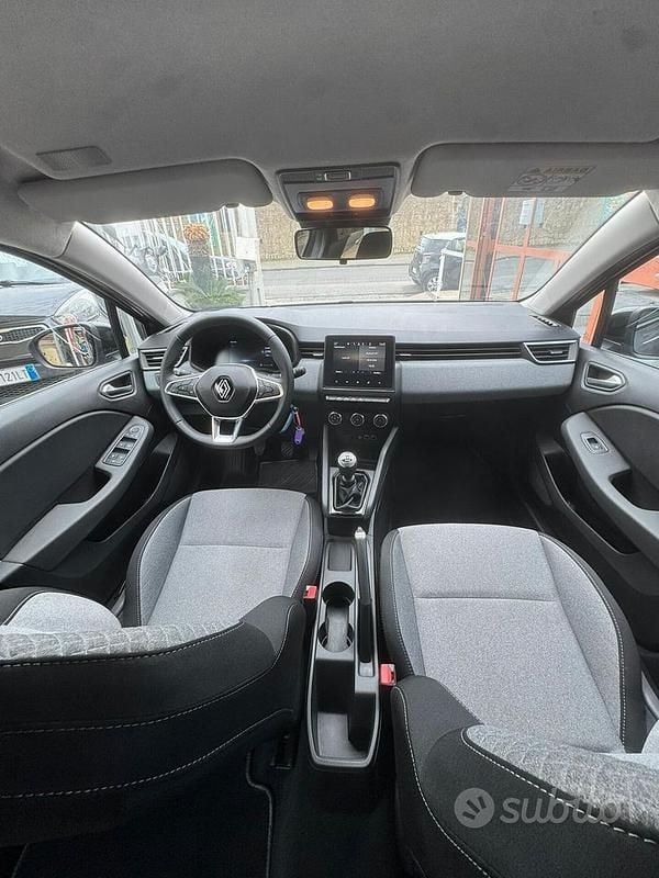 Usata Renault Clio V Equilibre 91 CV (66 kW) 2024 Grigio Berlina