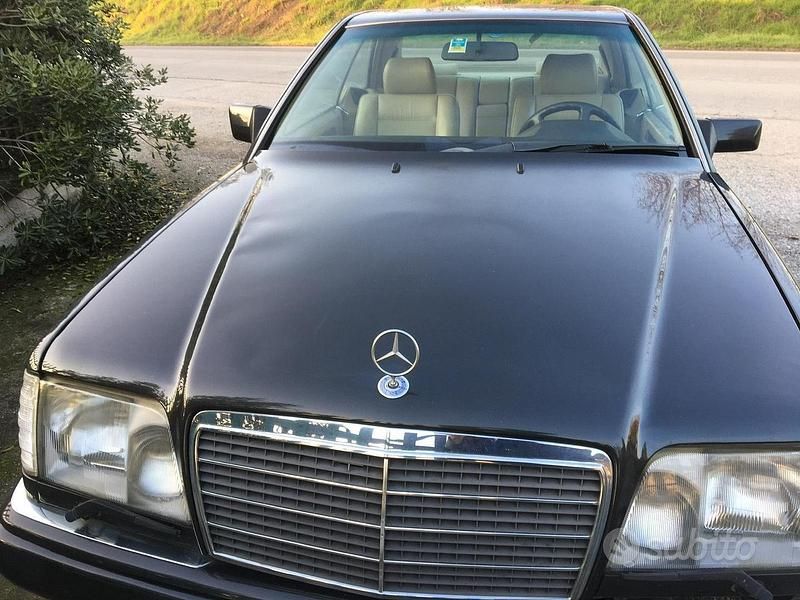 Usata Mercedes 200 122 CV (89 kW) 1991 Nero Coupé