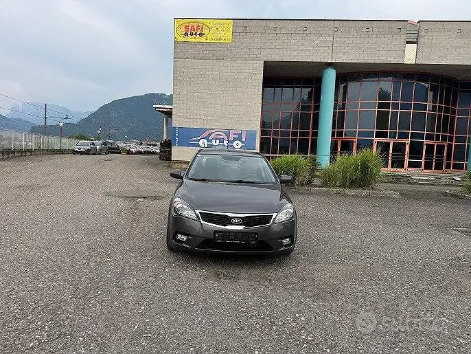 Usata Kia Ceed GT EX 115 CV (84 kW) 2011 Grigio Berlina