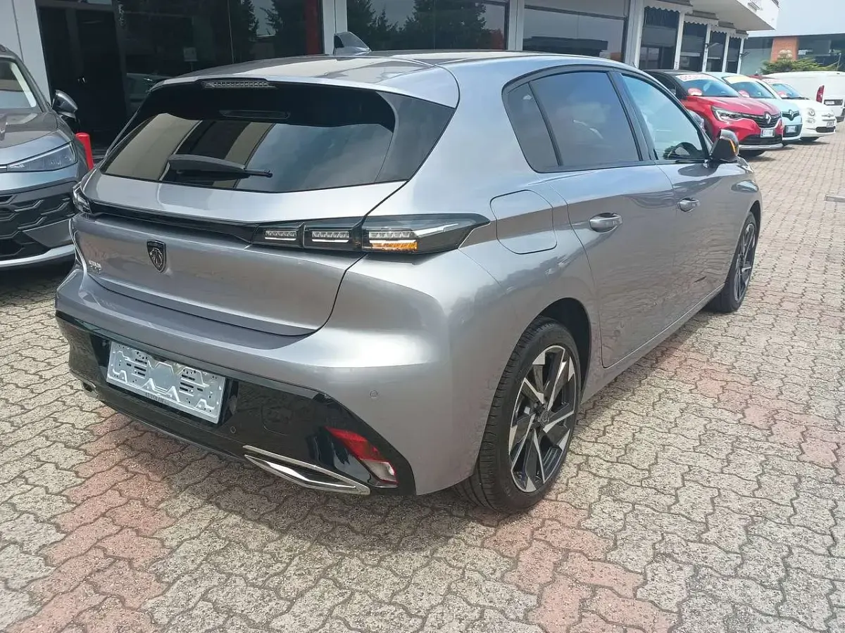 Usata Peugeot 308 Allure 136 CV (100 kW) 2025 Grigio artense Berlina