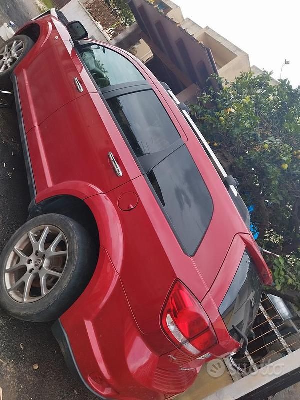 Usata Fiat Freemont 170 CV (125 kW) 2012 Rosso SUV