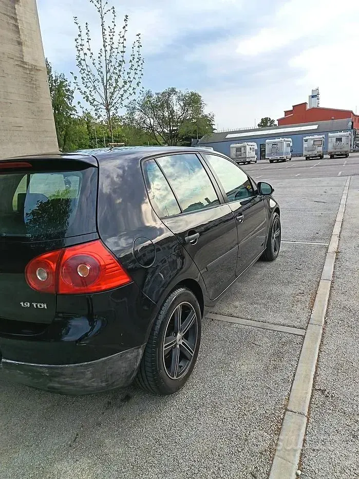 Usata VW Golf IV 105 CV (77 kW) 2004 Nero Berlina