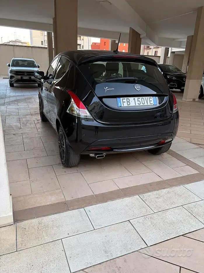 Usata Lancia Ypsilon S 95 CV (69 kW) 2016 Nero Utilitaria