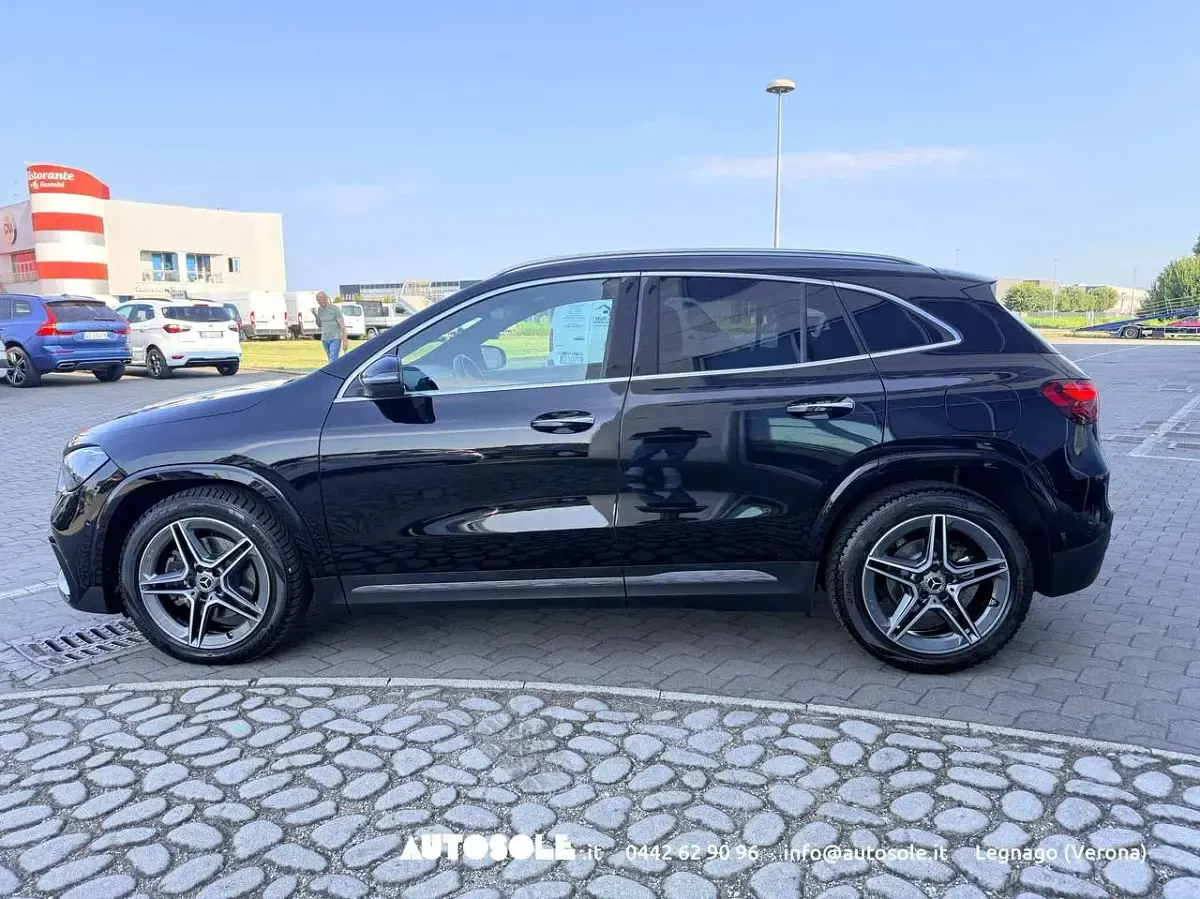 Usata Mercedes GLA200 Advanced Plus 150 CV (110 kW) 2024 Kosmoblack SUV
