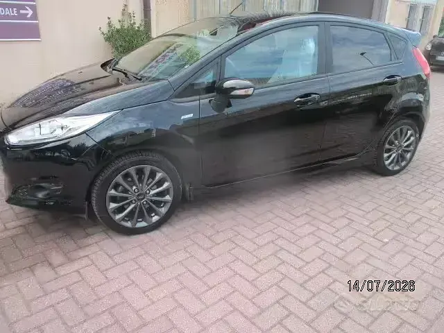 Usata Ford Fiesta ST-Line 75 CV (55 kW) 2017 Nero Utilitaria