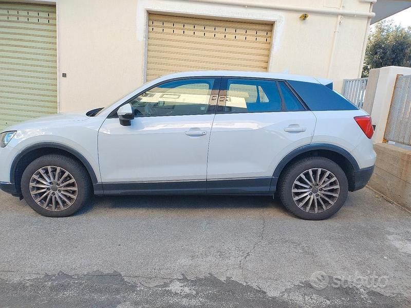 Usata Audi Q2 Design 115 CV (84 kW) 2016 Bianco SUV