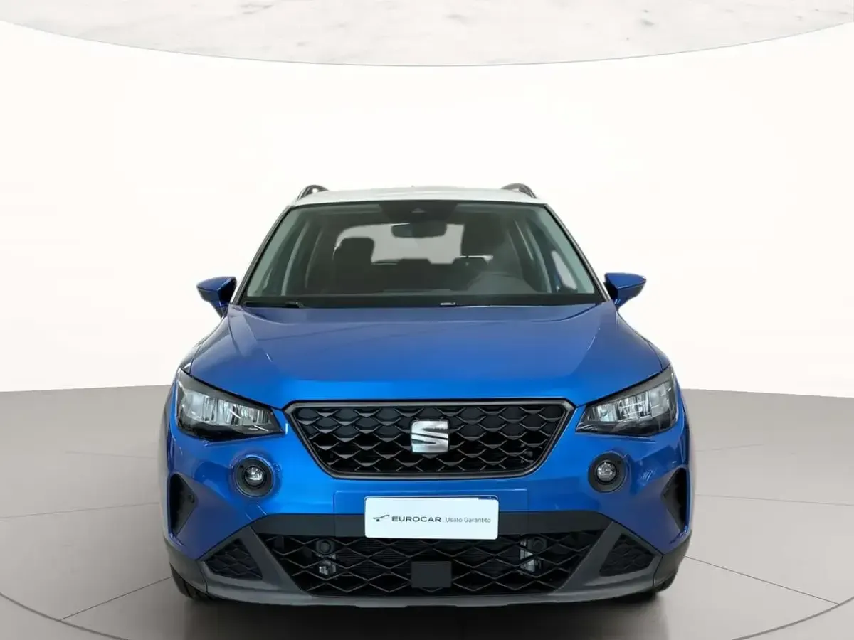 Usata Seat Arona Style 90 CV (66 kW) 2022 Blu zaffiro bianco candy SUV