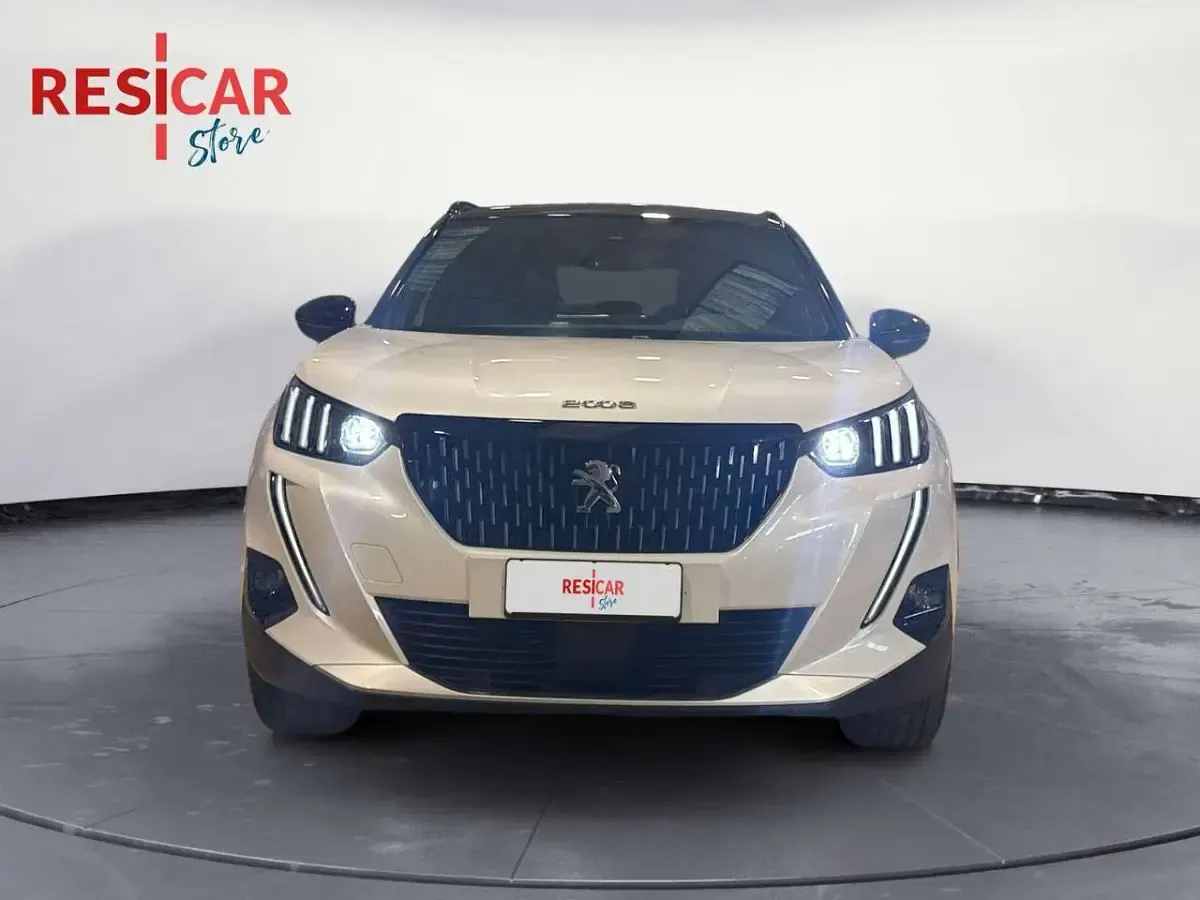 Usata Peugeot 2008 GT 131 CV (96 kW) 2021 Bianco SUV