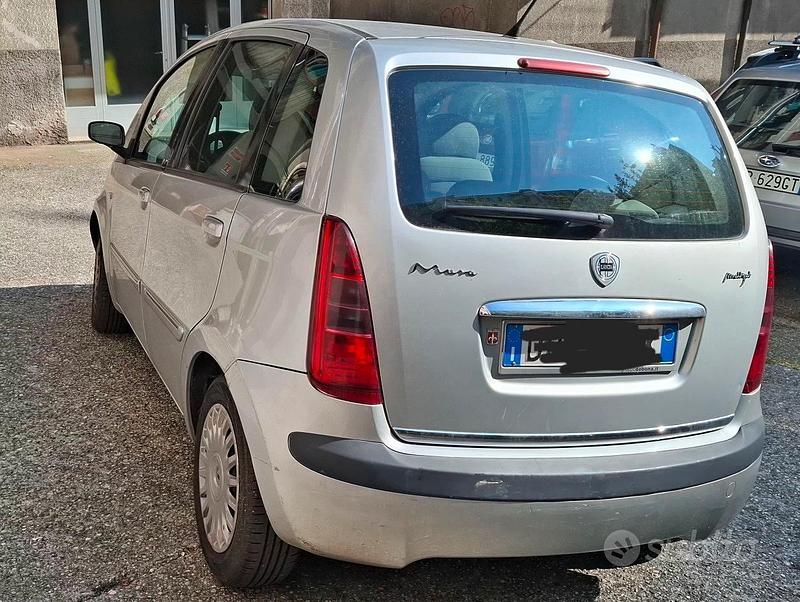 Usata Lancia Musa 95 CV (69 kW) 2006 Grigio Monovolume