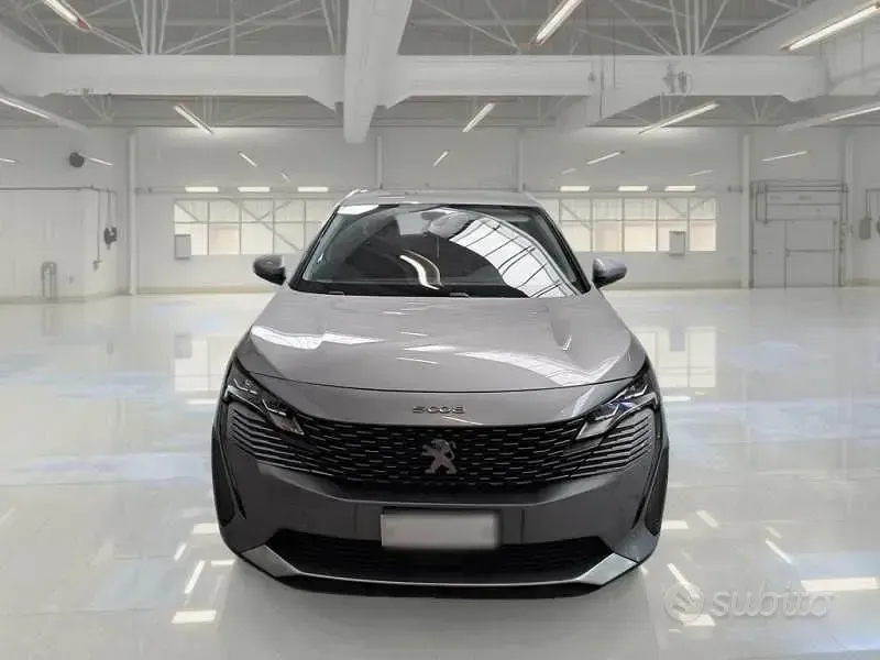 Usata Peugeot 5008 Business-Line 130 CV (95 kW) 2021 Grigio SUV