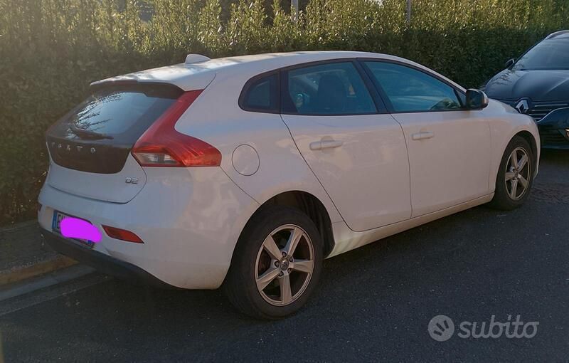 Usata Volvo V40 Kinetic 114 CV (83 kW) 2014 Bianco Station wagon