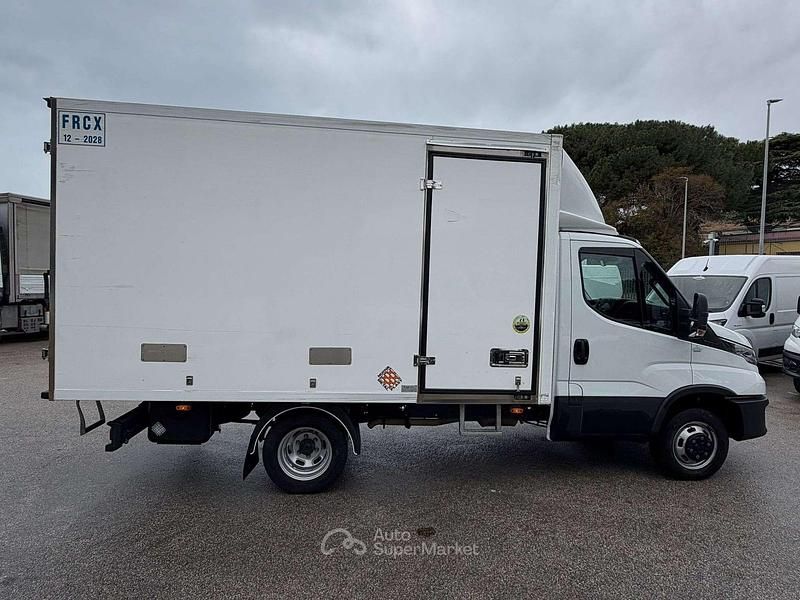 Usata Iveco Daily 136 CV (100 kW) 2023 Bianco