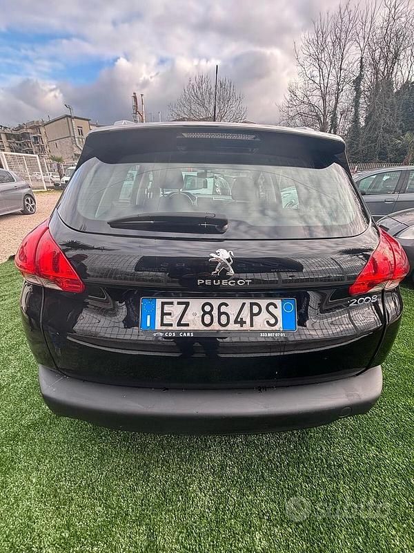 Usata Peugeot 2008 Active 75 CV (55 kW) 2015 Nero SUV