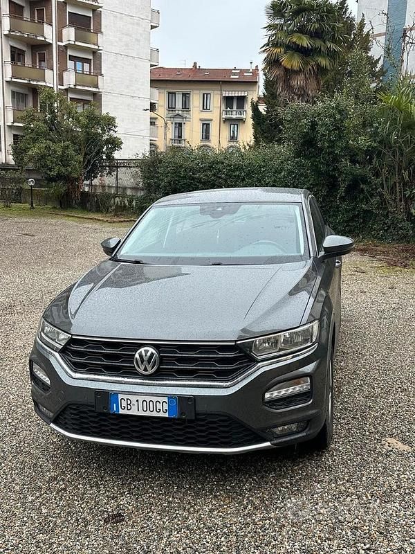 Usata VW T-Roc Business 150 CV (110 kW) 2020 Grigio SUV