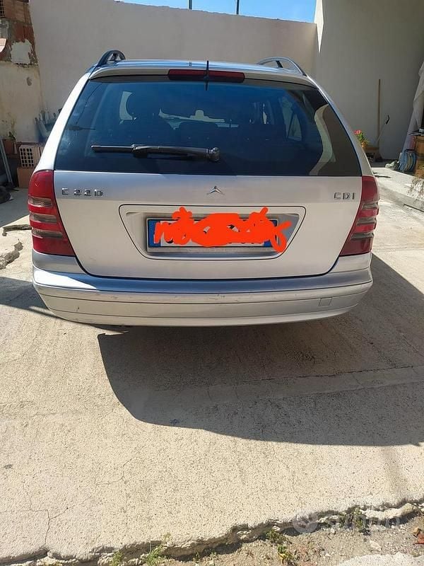 Begagnad Mercedes C220 143 HK (105 kW) 2003 Grå Kombi