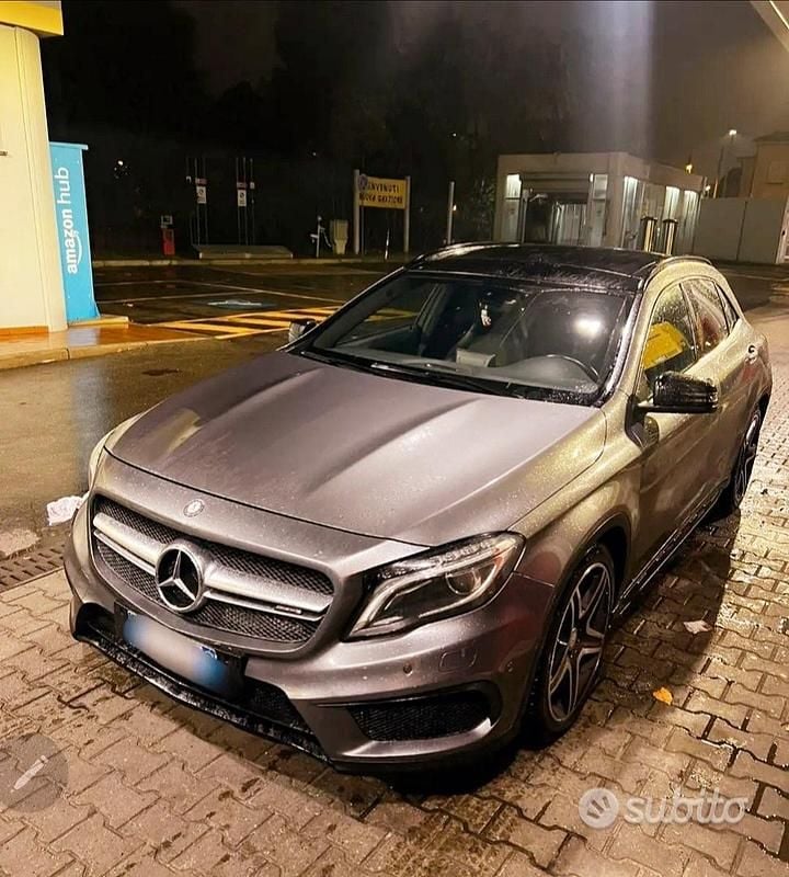 Usata Mercedes GLA200 AMG 136 CV (100 kW) 2015 Grigio SUV