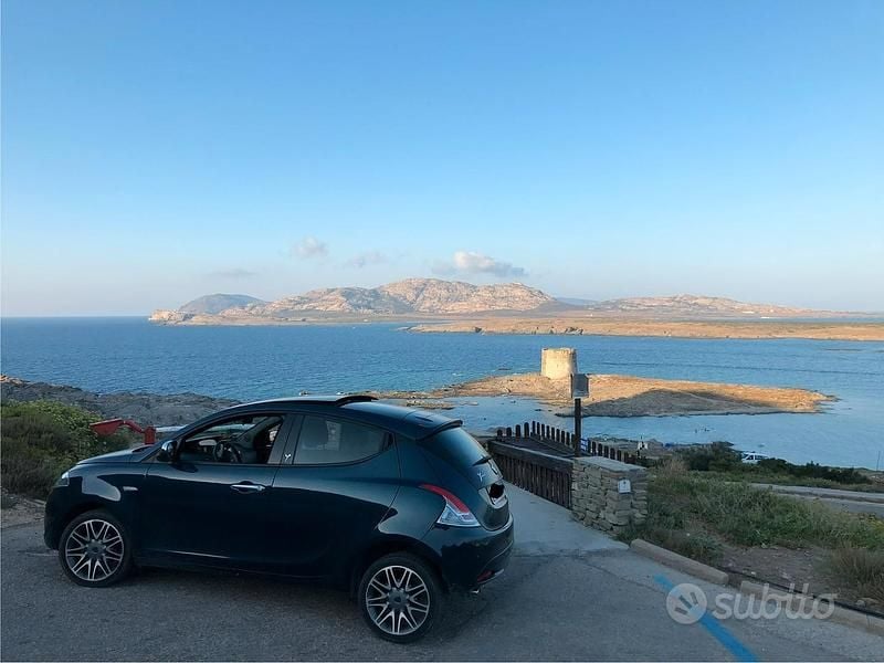 Usata Lancia Ypsilon Platinum 95 CV (69 kW) 2016 Blu Utilitaria