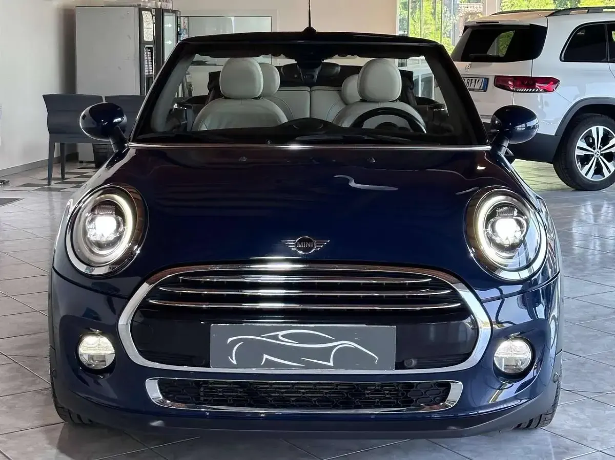 Usata Mini Cooper D Cabriolet Hype 116 CV (85 kW) 2018 Lapisluxury blue Cabrio