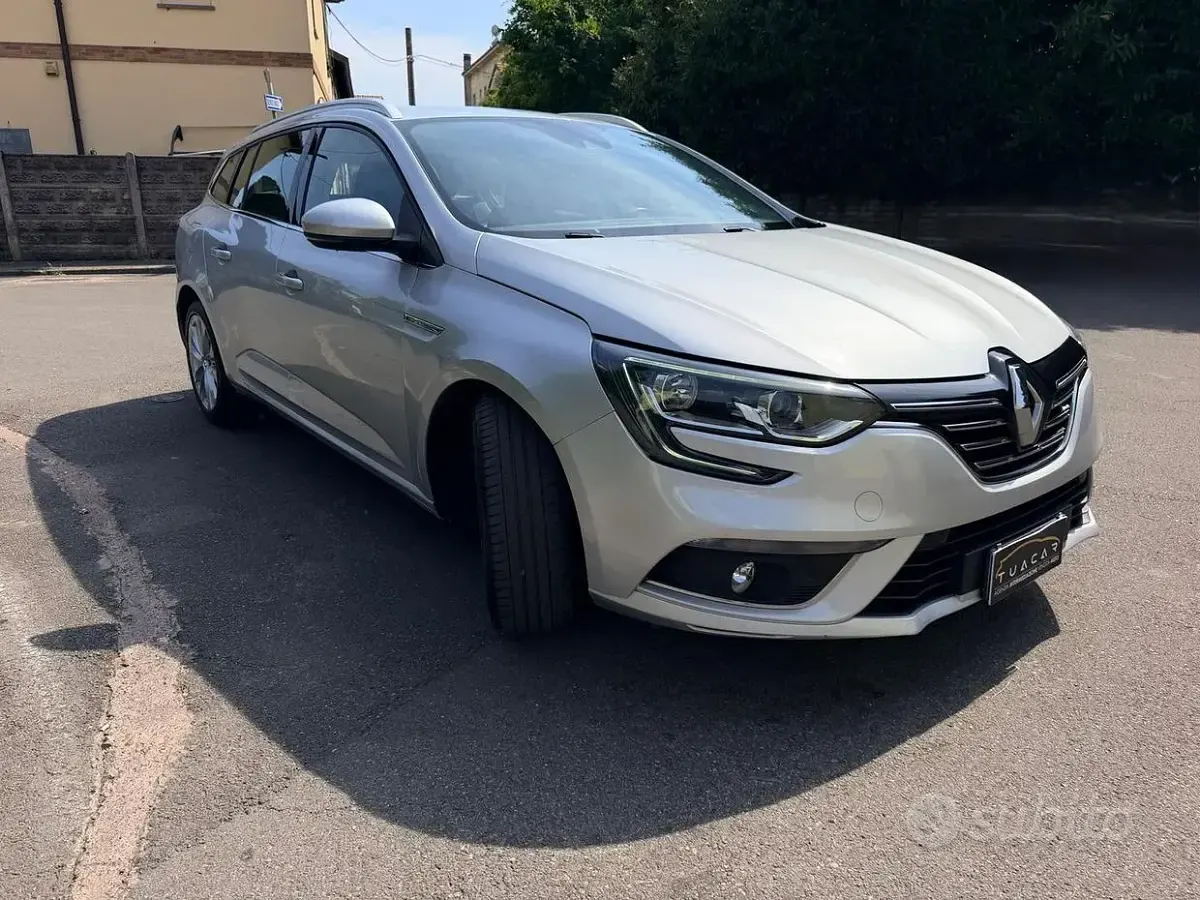 Usata Renault Mégane GrandTour 110 CV (80 kW) 2019 Grigio Station wagon