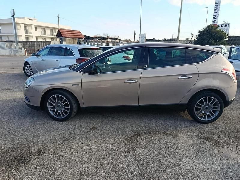 Usata Lancia Delta Gold 119 CV (87 kW) 2011 Grigio Utilitaria