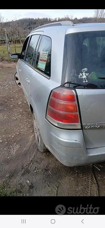 Usata Opel Zafira 2009 Grigio Monovolume