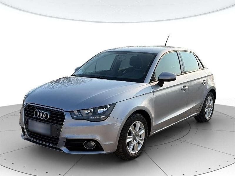 Argento Usata 2015 Audi A1 Sportback Attraction Due volumi | 9800 € (Ottimo prezzo) - Immagine 1/4