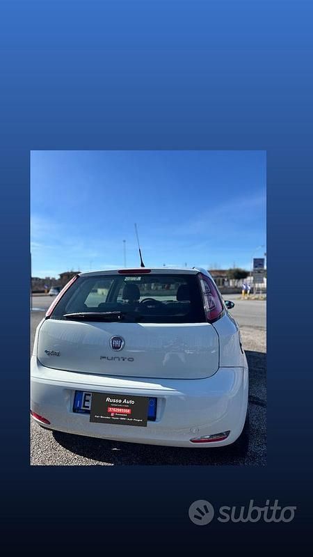 Usata Fiat Grande Punto 69 CV (50 kW) 2012 Bianco Utilitaria